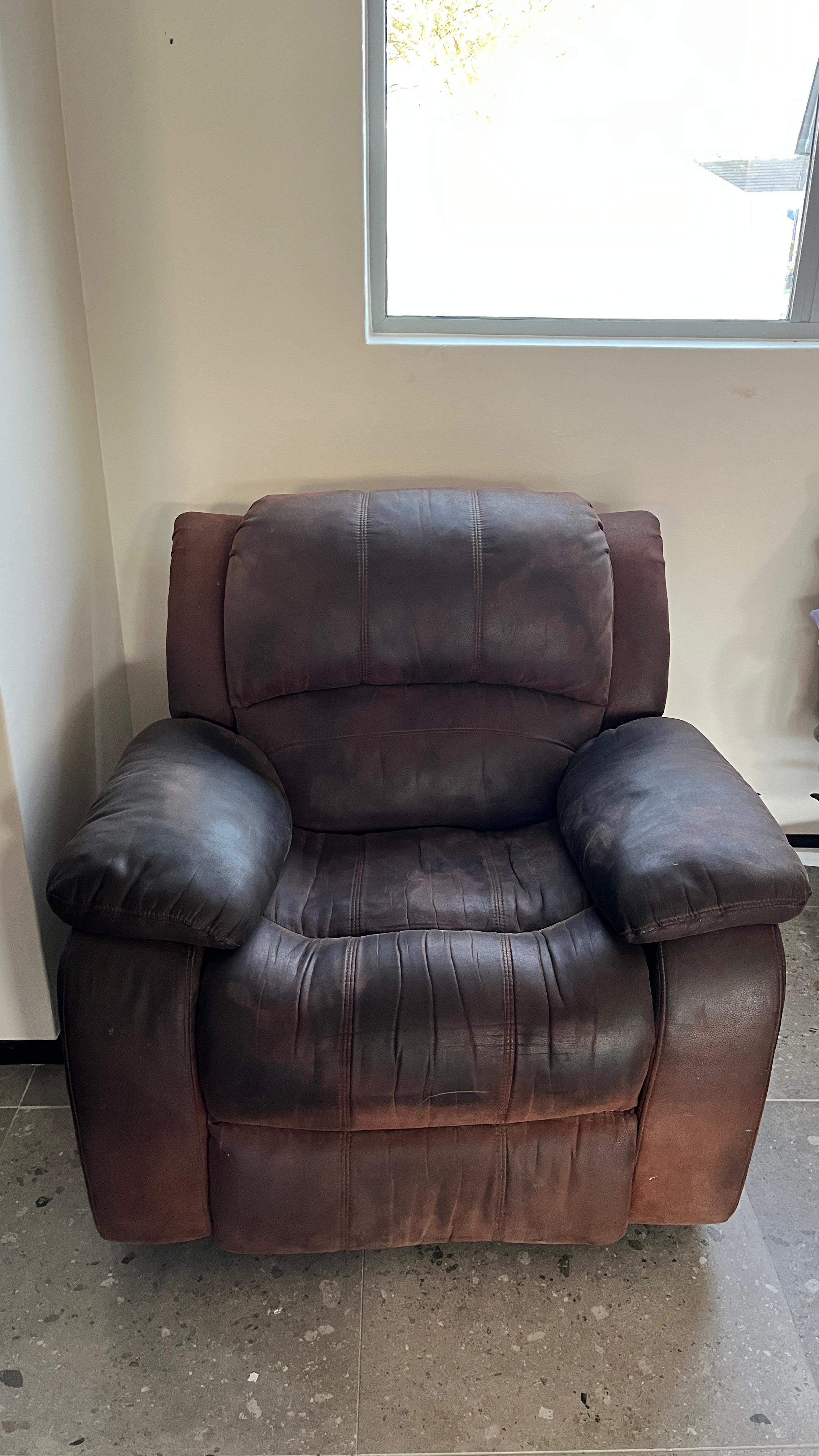 Single-seater recliner before cleaning